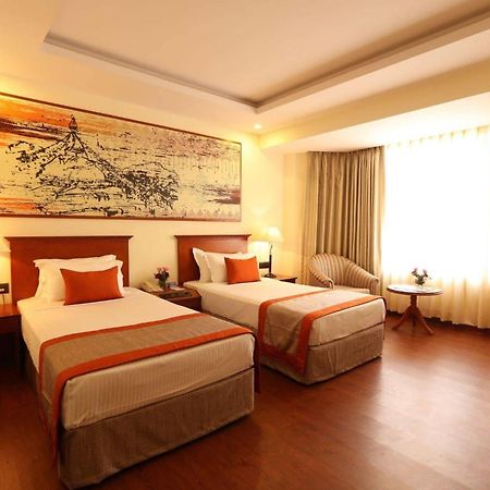 Hotel Aela Grand Near Delhi Airport By La Casa Нью-Делі Екстер'єр фото